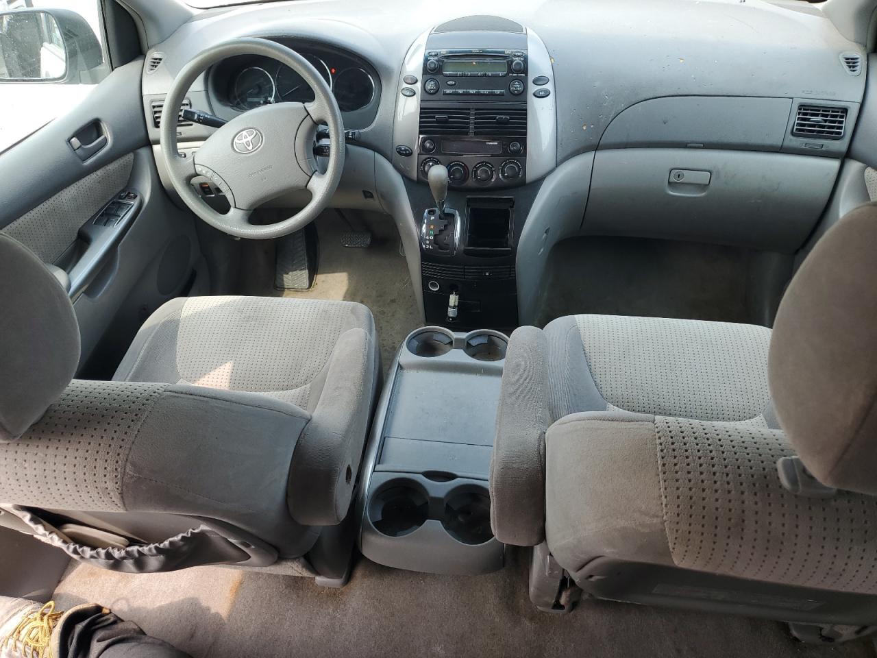 2008 Toyota Sienna Ce VIN: 5TDZK23C18S220288 Lot: 71872865