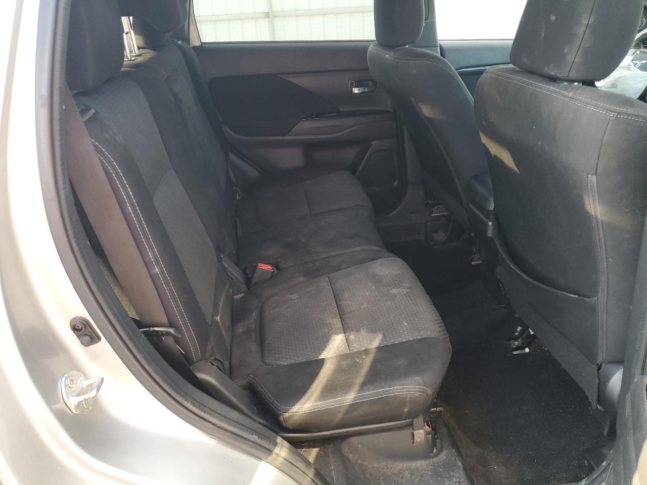 2018 Mitsubishi Outlander Se VIN: JA4AD3A35JZ048135 Lot: 81080545