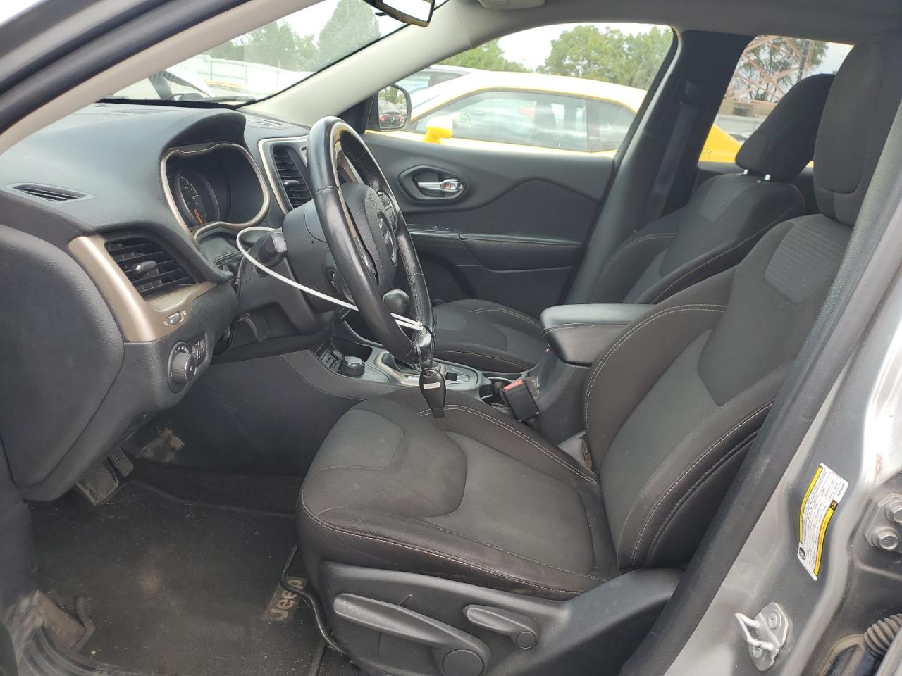 2016 Jeep Cherokee Latitude VIN: 1C4PJMCS7GW266381 Lot: 70770485