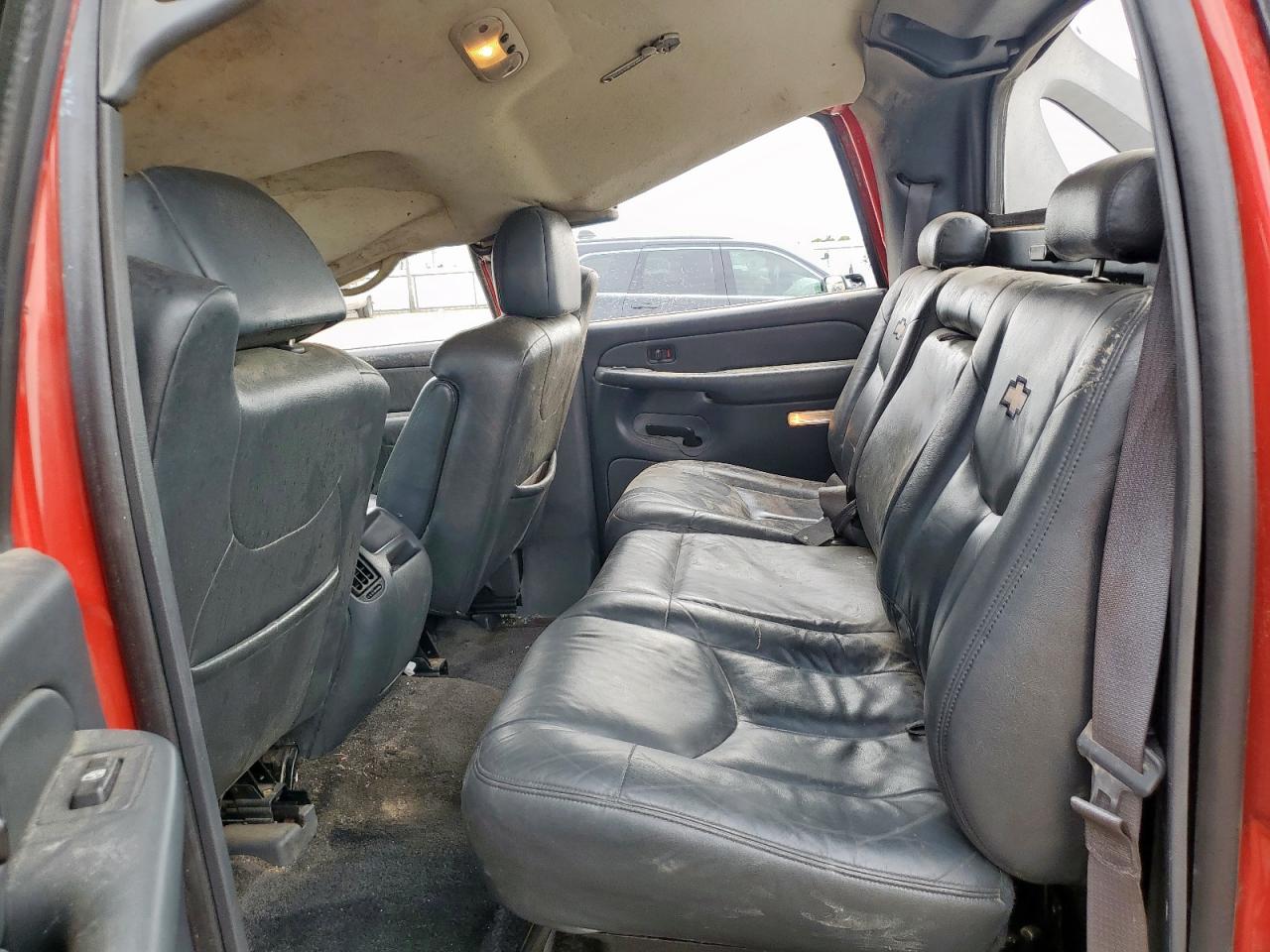 2002 Chevrolet Avalanche C1500 VIN: 3GNEC13T22G304607 Lot: 84202365