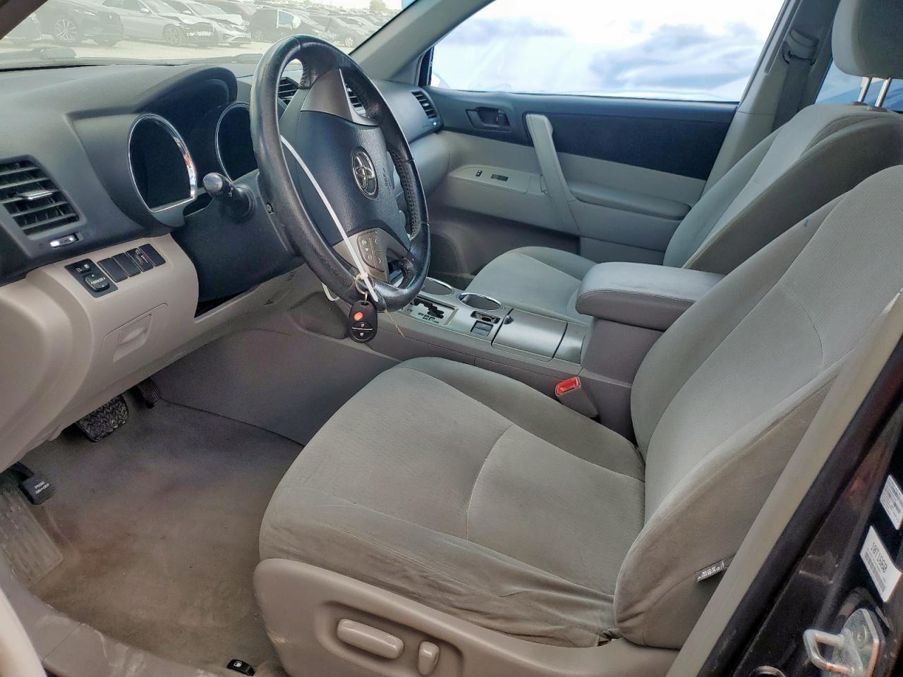 2010 Toyota Highlander VIN: 5TDZK3EH2AS015504 Lot: 80383505