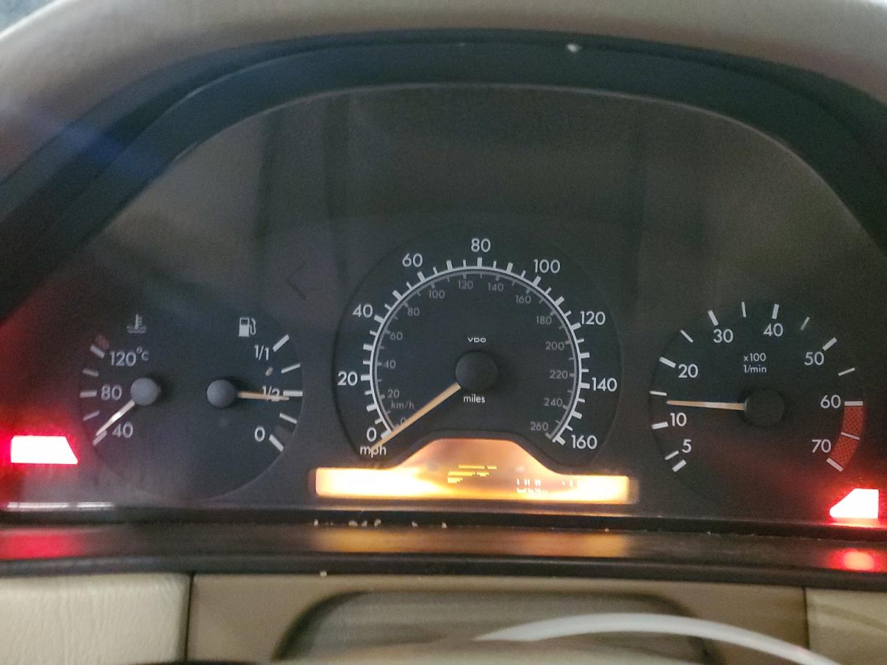 1999 Mercedes-Benz E 320 VIN: WDBJF65H7XA810832 Lot: 71904695