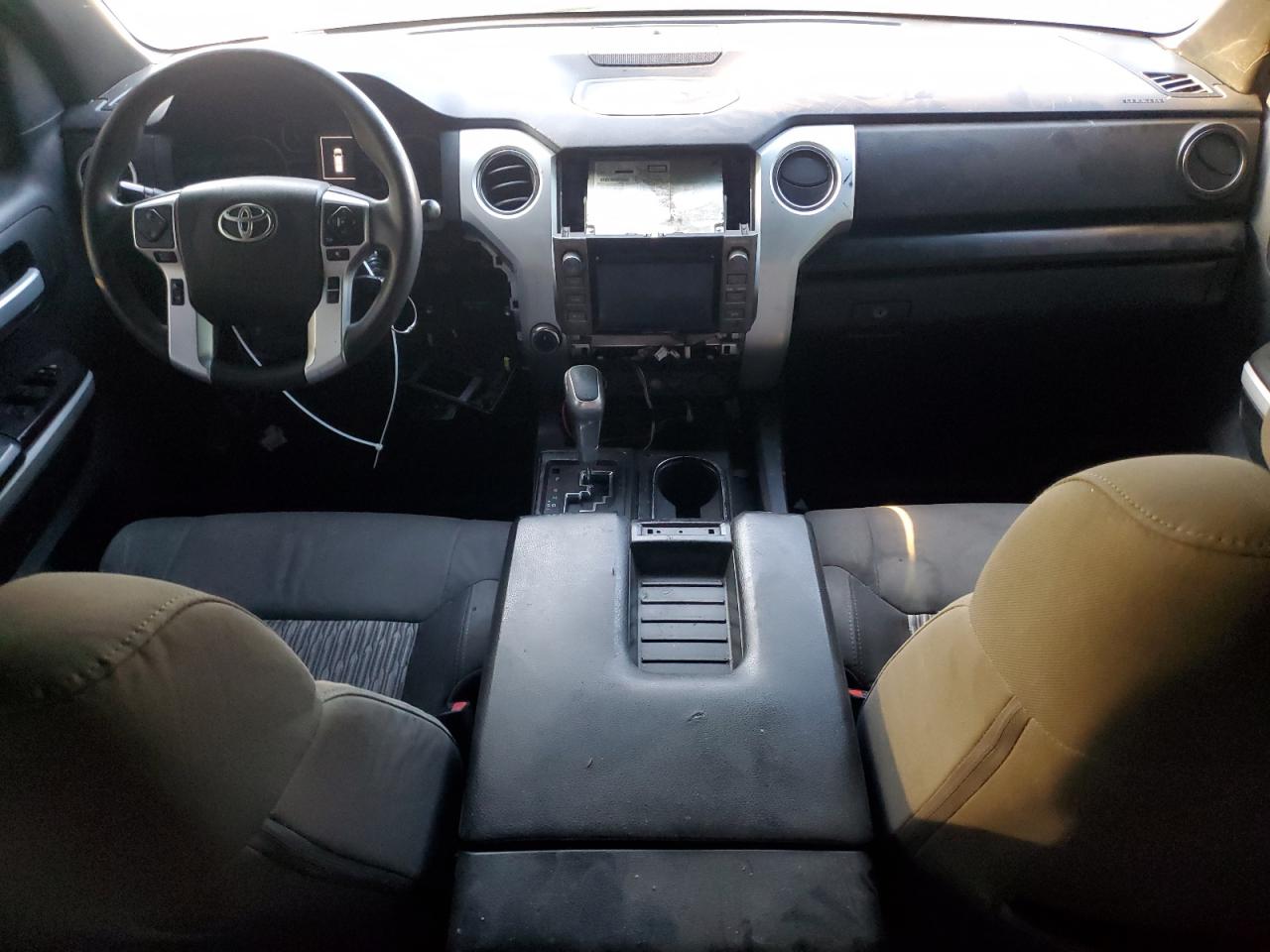 2018 Toyota Tundra Crewmax Sr5 VIN: 5TFDY5F19JX758726 Lot: 81632635