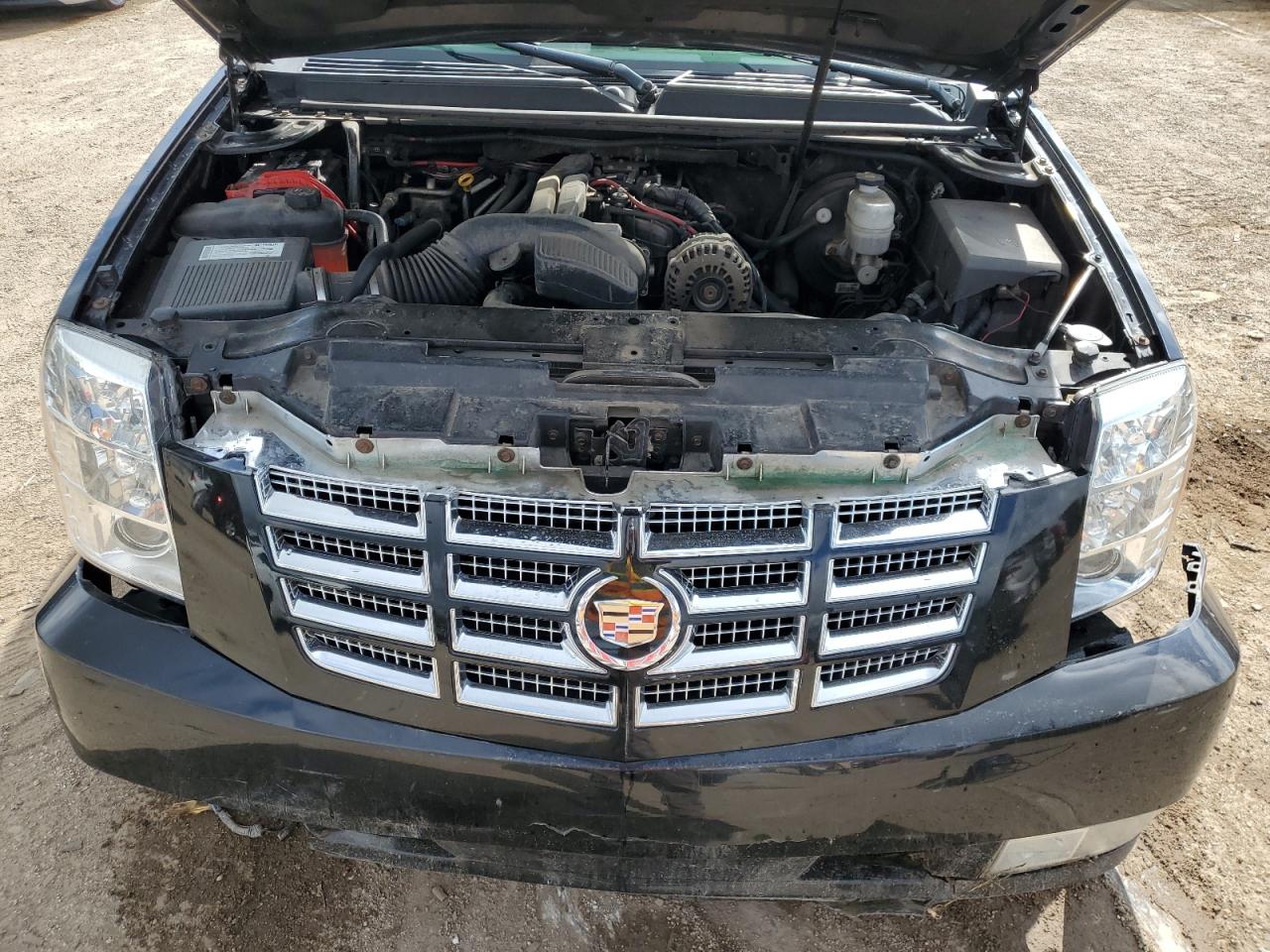 2008 Cadillac Escalade Luxury VIN: 1GYFK63858R271985 Lot: 82132985