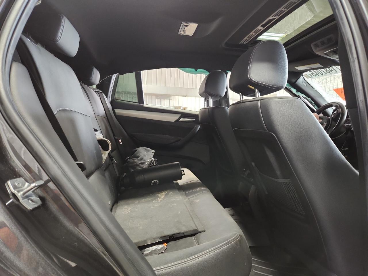 Фото: 5UXXW3C50J0T82021