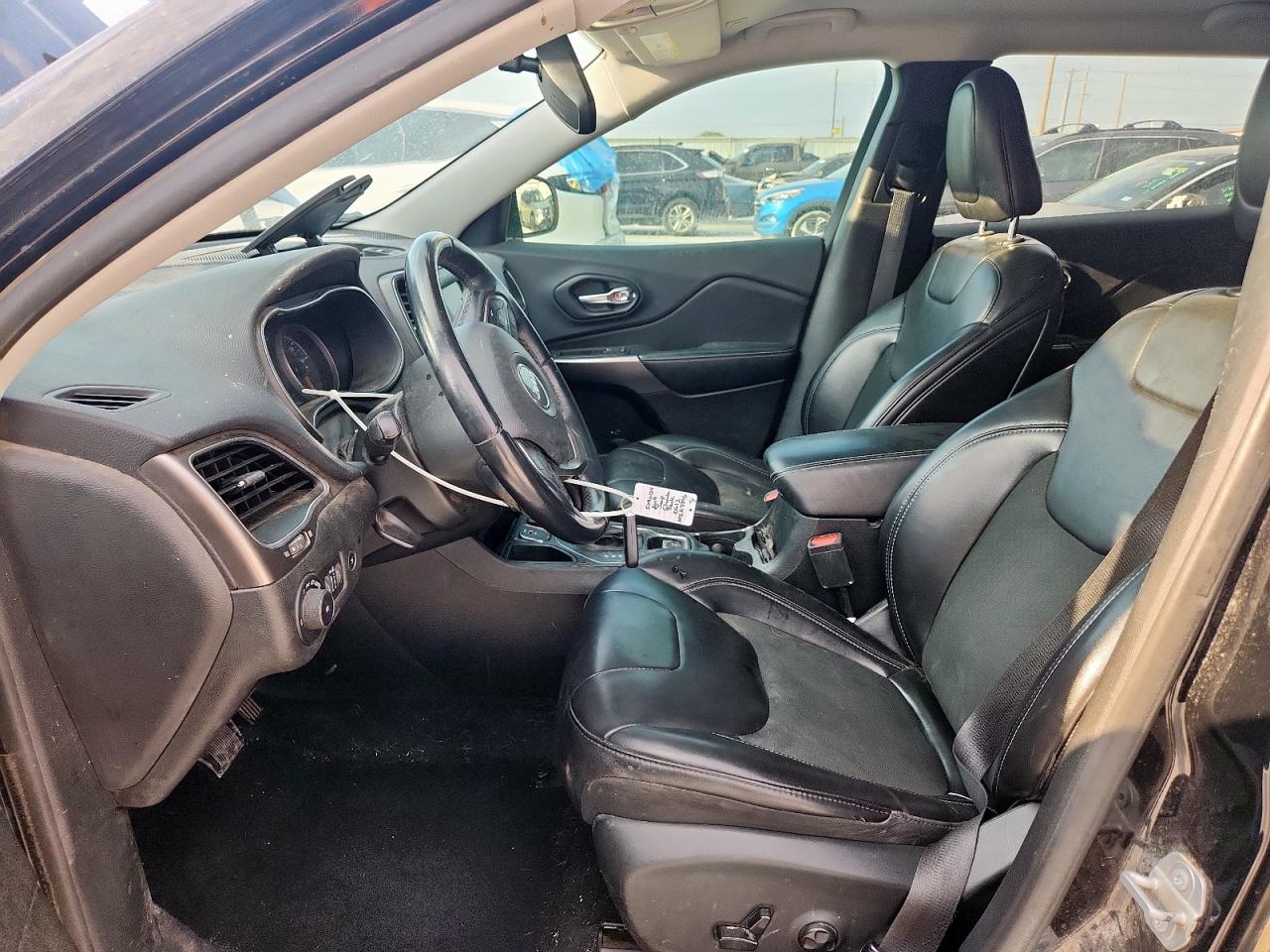 2019 Jeep Cherokee Latitude Plus VIN: 1C4PJLLX6KD340612 Lot: 81323305