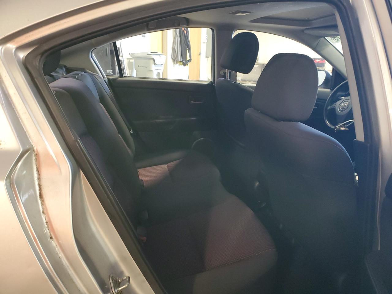 2005 Mazda 3 S VIN: JM1BK323851307266 Lot: 80784615