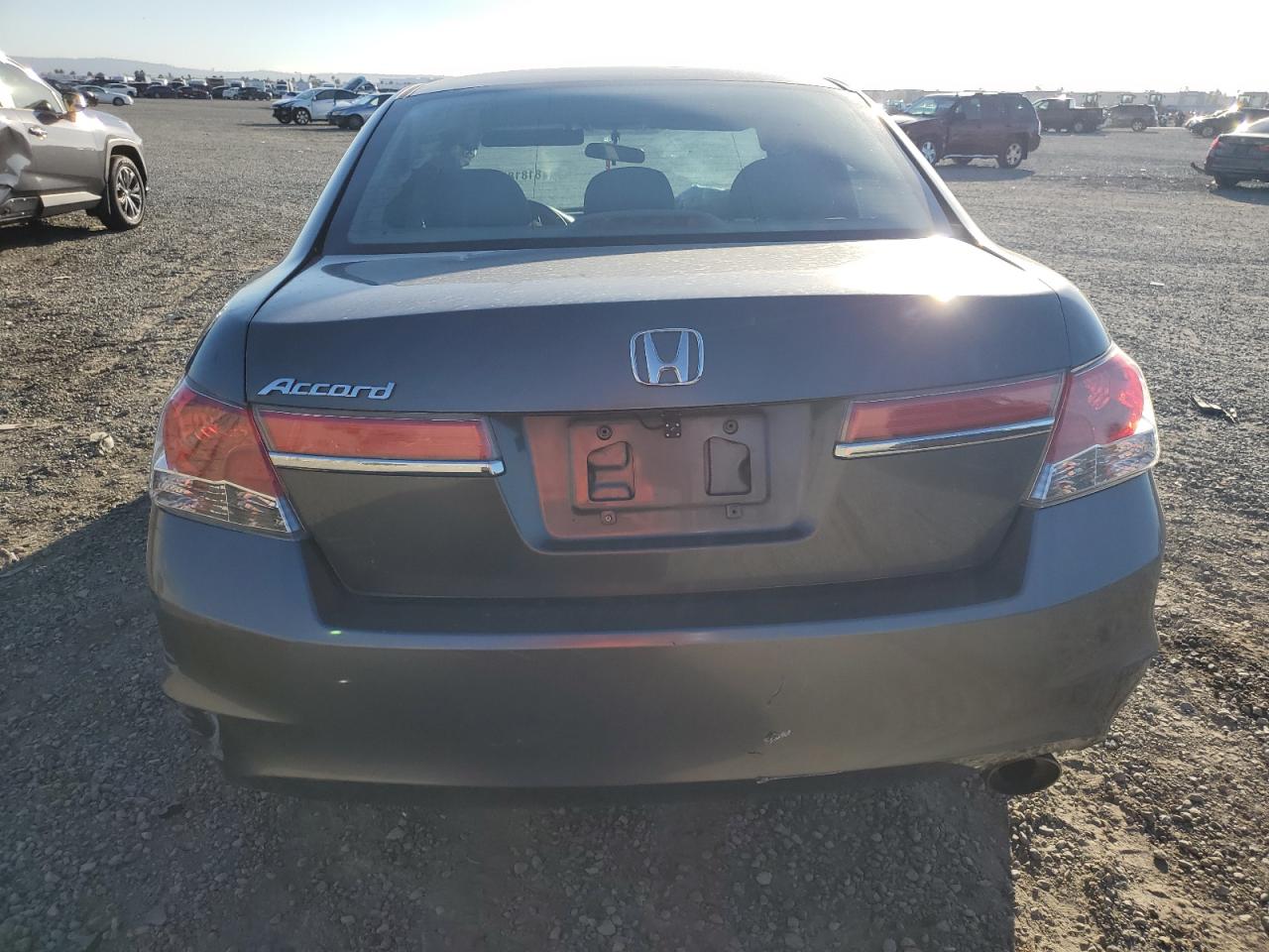 2011 Honda Accord Lxp VIN: 1HGCP2F44BA113818 Lot: 81818095