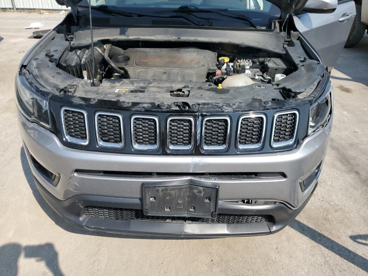 2018 Jeep Compass Latitude VIN: 3C4NJDBB1JT142936 Lot: 71493545