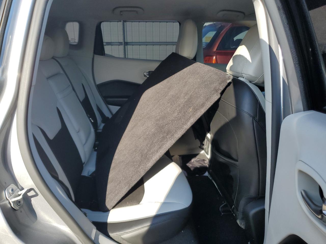 2018 Jeep Compass Latitude VIN: 3C4NJDBB4JT180998 Lot: 72038895