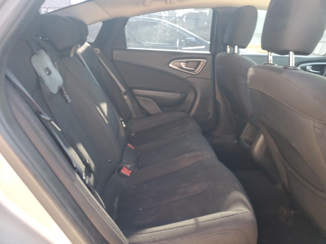 2015 Chrysler 200 Limited VIN: 1C3CCCAG2FN759718 Lot: 71882365