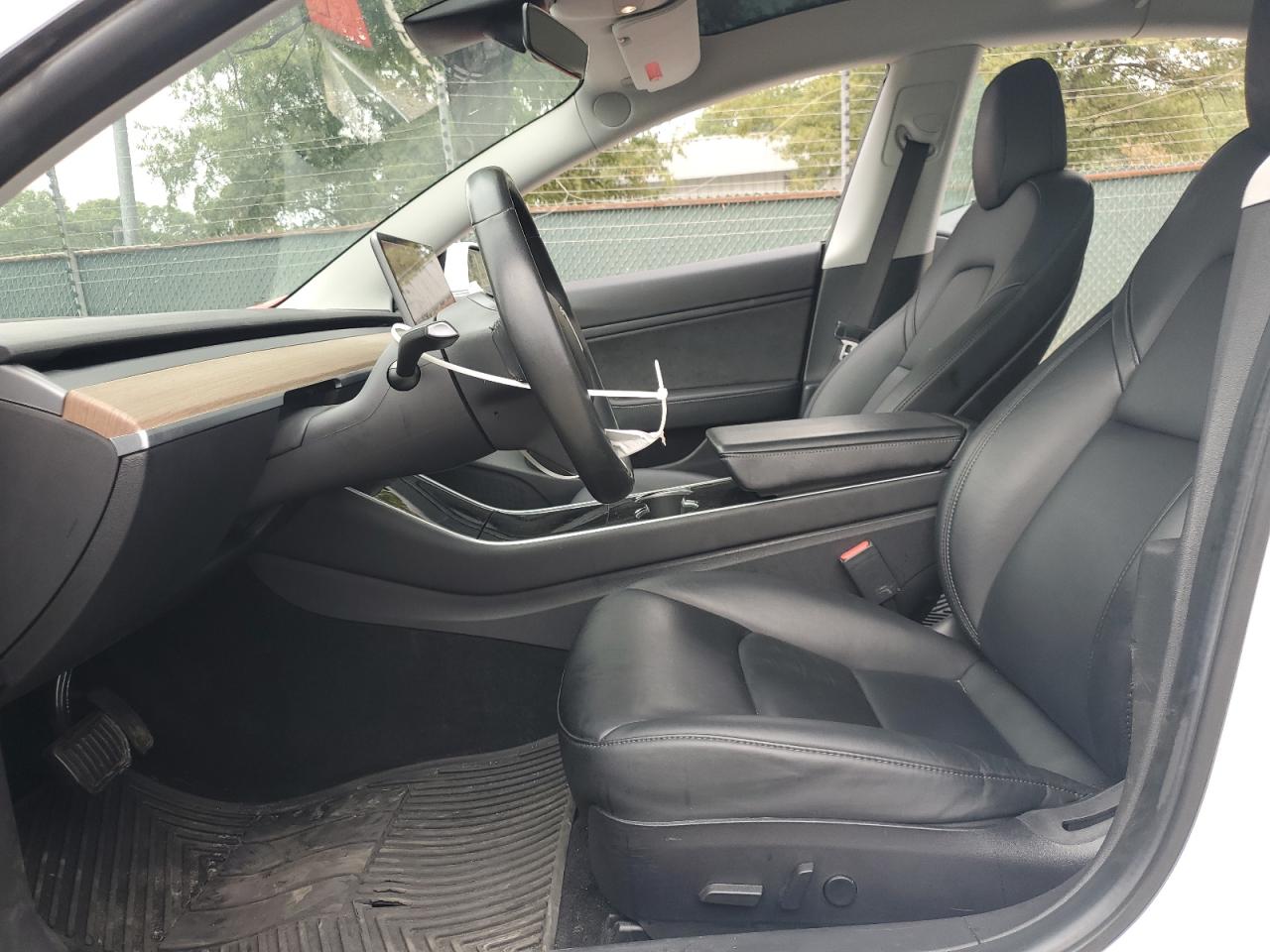 2019 Tesla Model 3 VIN: 5YJ3E1EAXKF397002 Lot: 82025675