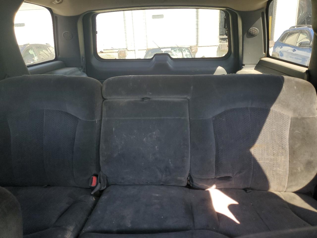 2000 Chevrolet Tahoe K1500 VIN: 1GNEK13T7YJ127952 Lot: 80146035