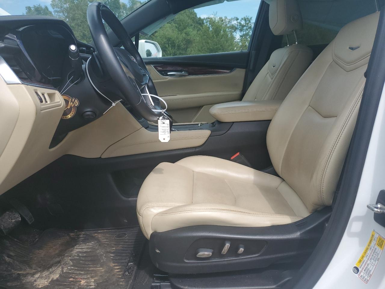 2018 Cadillac Xt5 Luxury VIN: 1GYKNCRSXJZ101585 Lot: 84247575