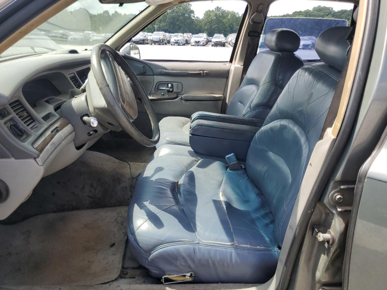 1997 Lincoln Town Car Signature VIN: 1LNLM82W6VY643586 Lot: 71609505