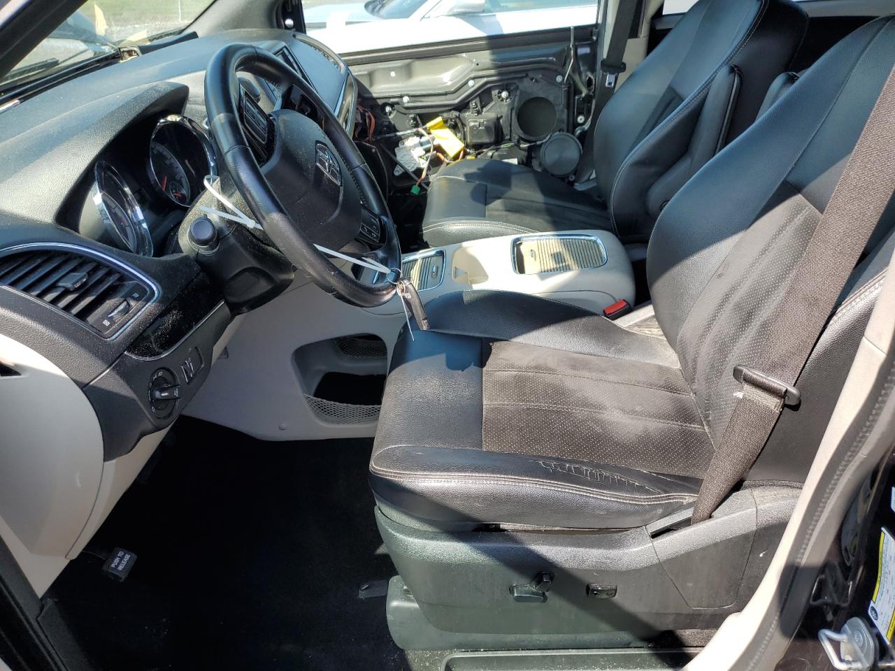 2018 Dodge Grand Caravan Sxt VIN: 2C4RDGCG8JR223228 Lot: 81611895