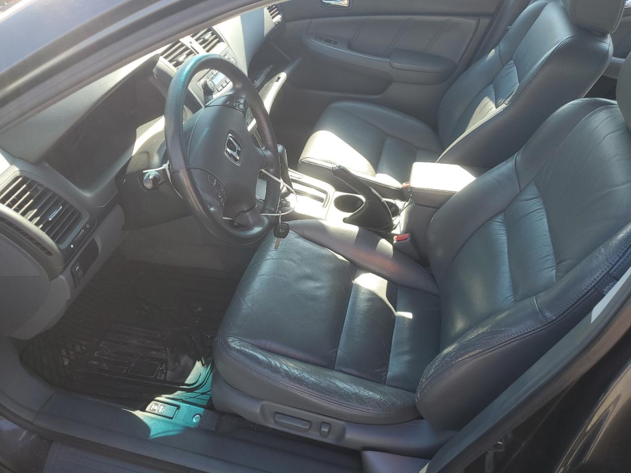 2004 Honda Accord Ex VIN: 1HGCM56824A103000 Lot: 84005435