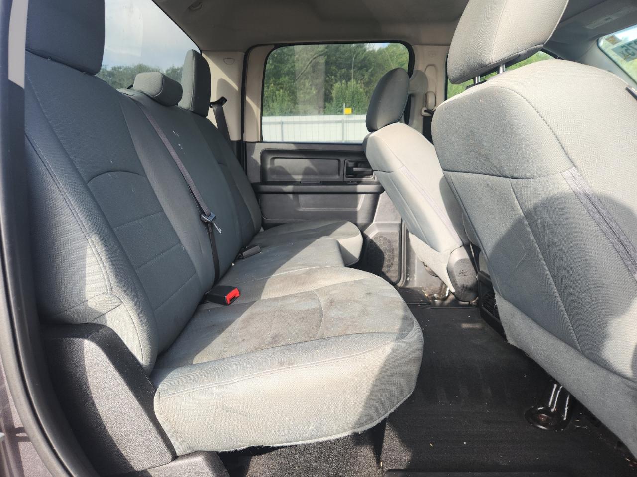 2017 Ram 1500 St VIN: 1C6RR6KT9HS622322 Lot: 81767875