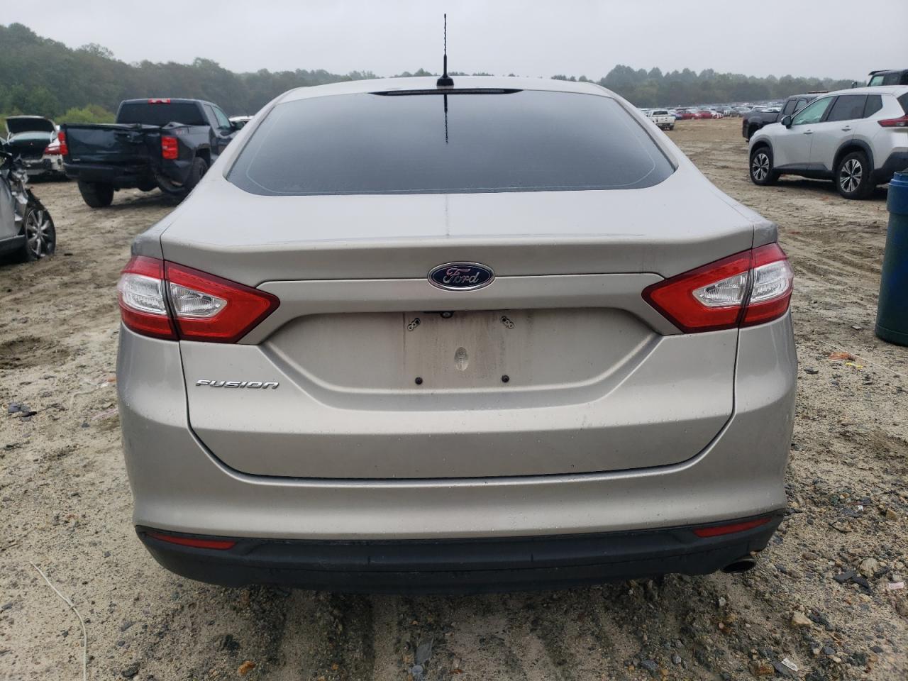 2015 Ford Fusion S VIN: 3FA6P0G7XFR117723 Lot: 71898505