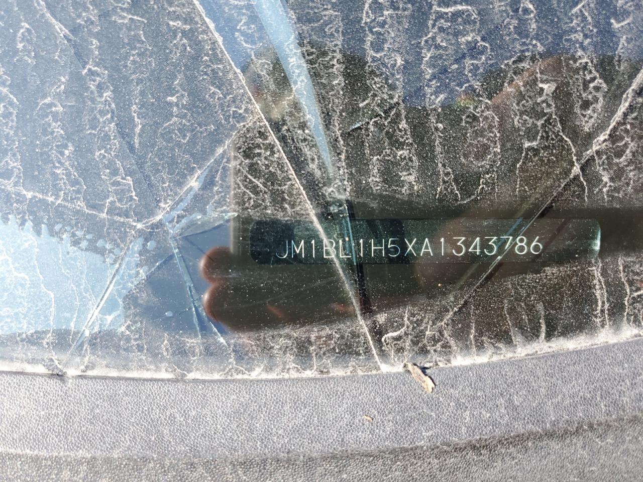 2010 Mazda 3 S VIN: JM1BL1H5XA1343786 Lot: 71721375