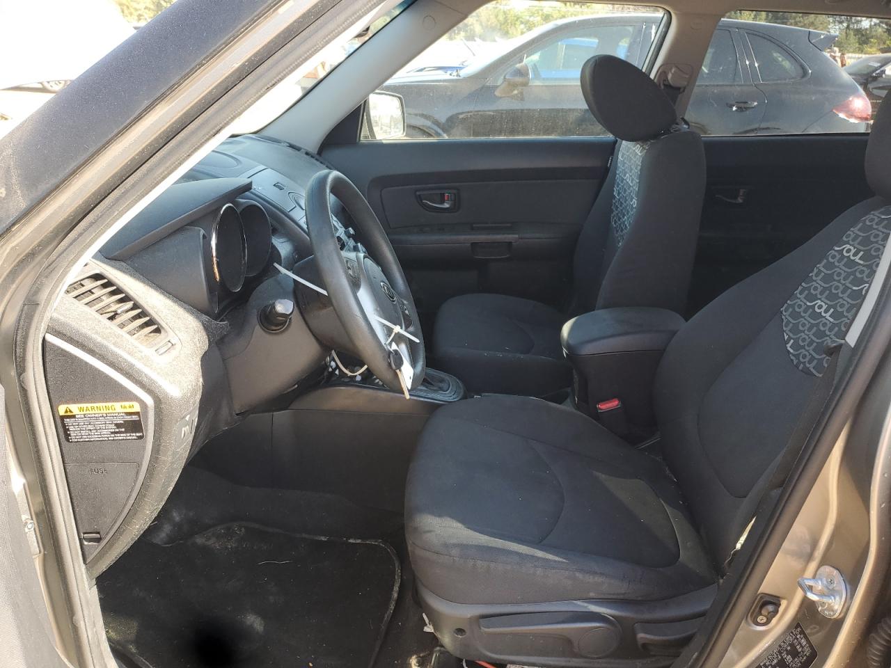 2011 Kia Soul + VIN: KNDJT2A2XB7196157 Lot: 84266635