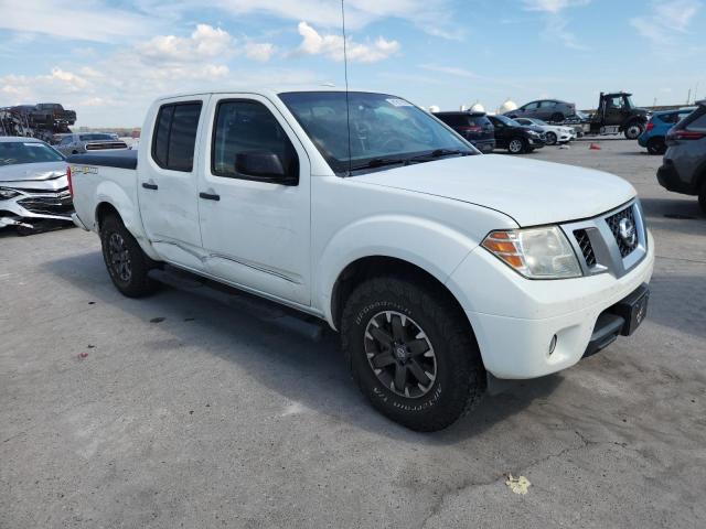 Pickups NISSAN FRONTIER 2015 Biały