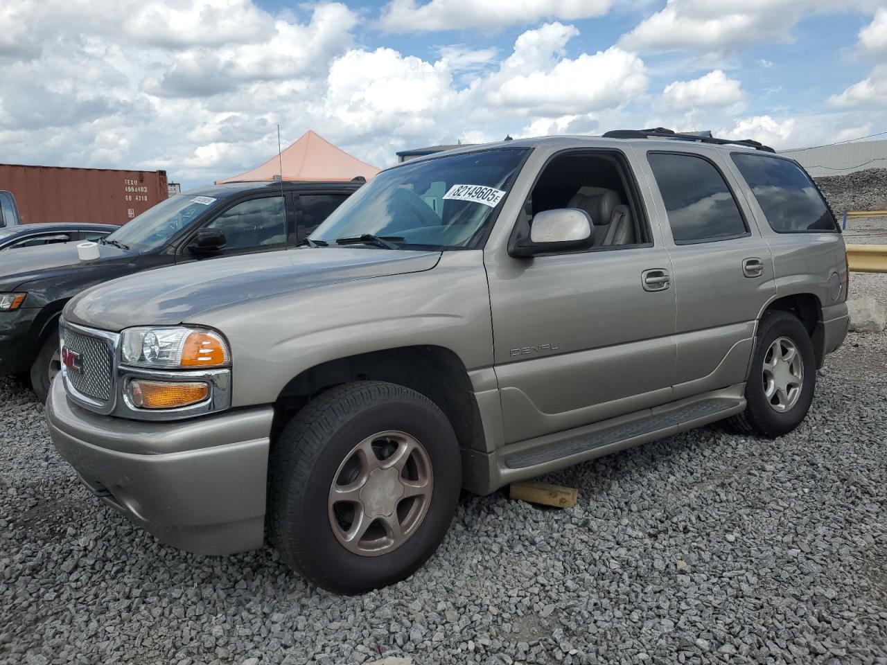 GMC DENALI 2002. Lot# 82149605. VIN 1GKEK63U92J193963. Photo 1