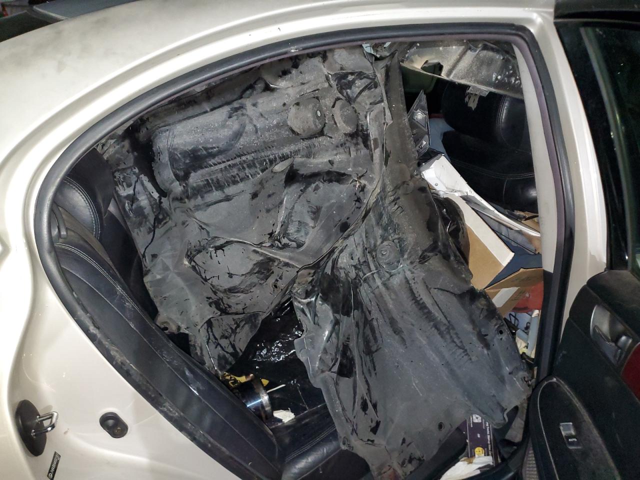 2004 Lexus Es 330 VIN: JTHBA30G440021801 Lot: 84055375