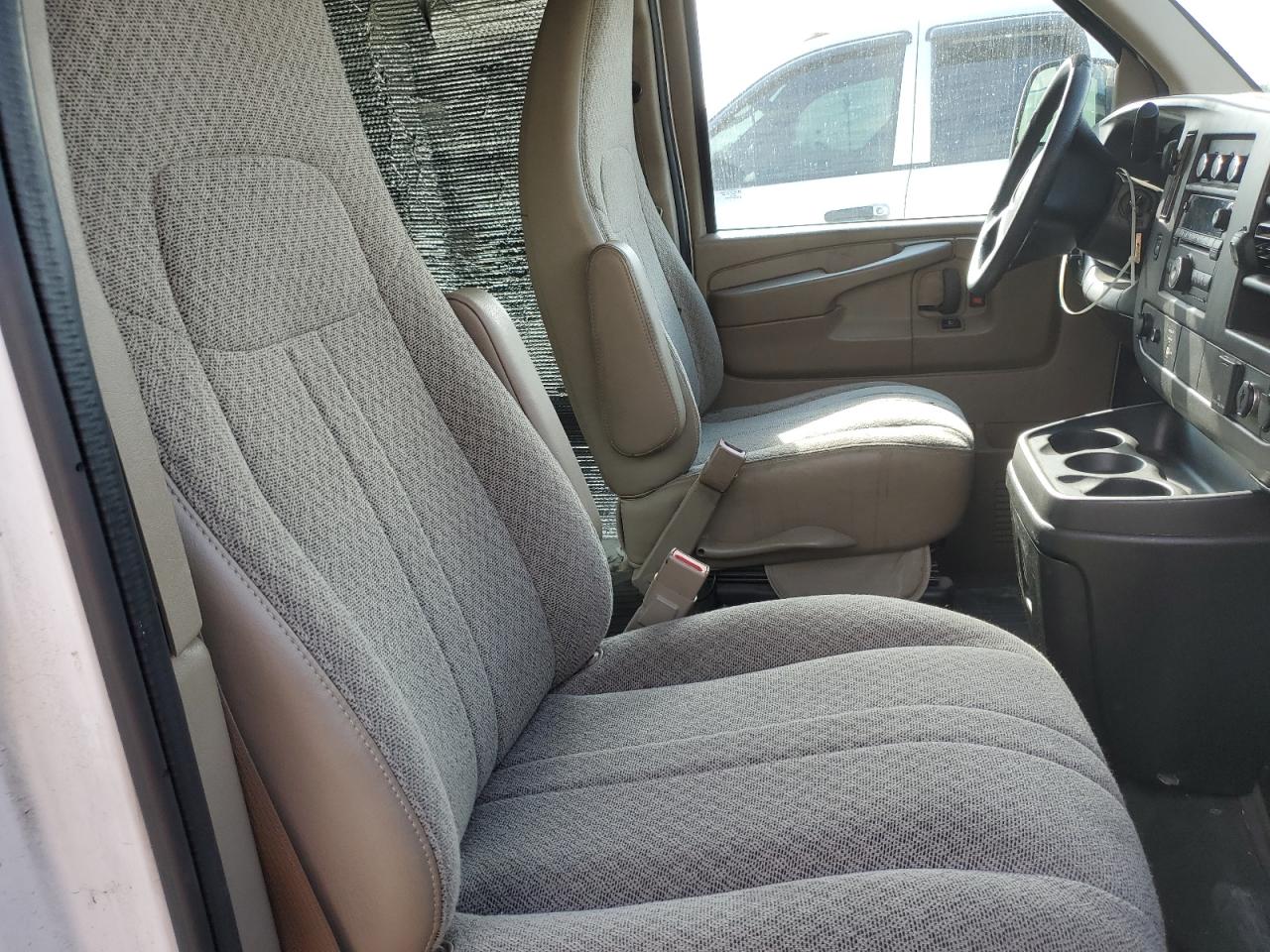 2015 Chevrolet Express G2500 VIN: 1GCWGFCF4F1276967 Lot: 81723735