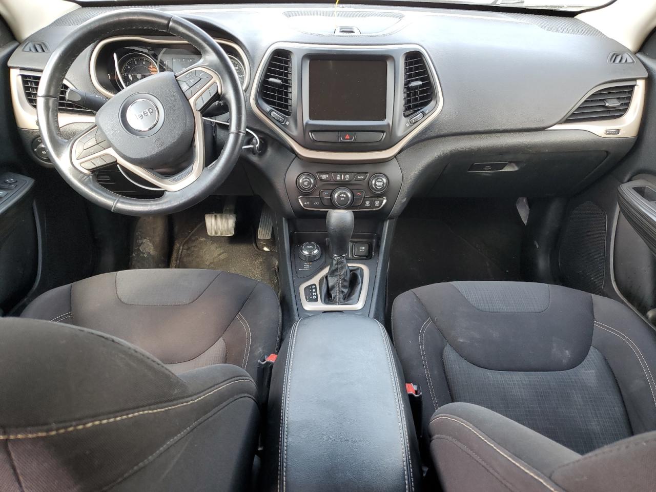 2016 Jeep Cherokee Latitude VIN: 1C4PJMCS1GW145622 Lot: 72043395