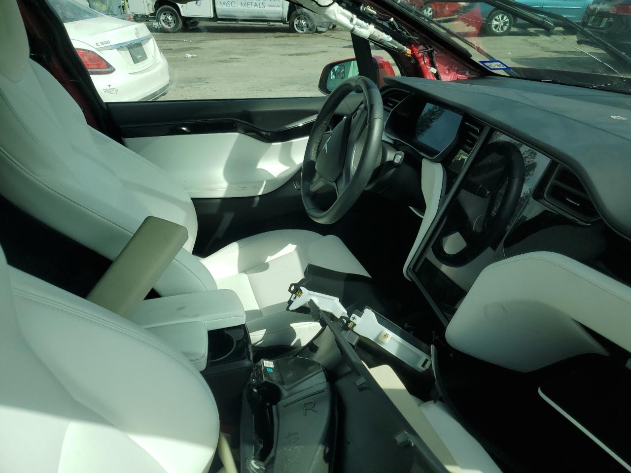 2020 Tesla Model X VIN: 5YJXCDE28LF303461 Lot: 81526835