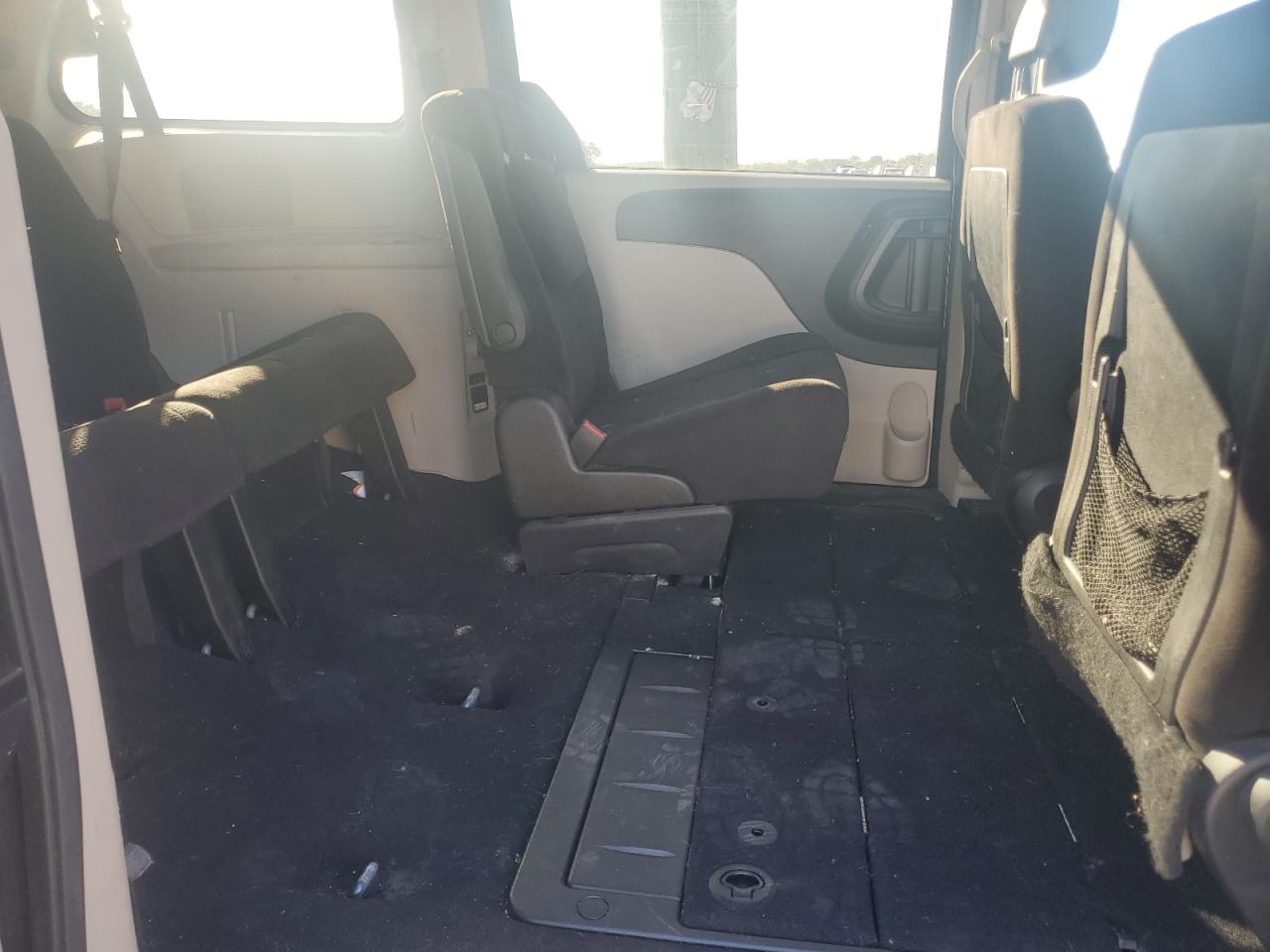 2014 Dodge Grand Caravan Sxt VIN: 2C4RDGCG1ER141105 Lot: 81959275