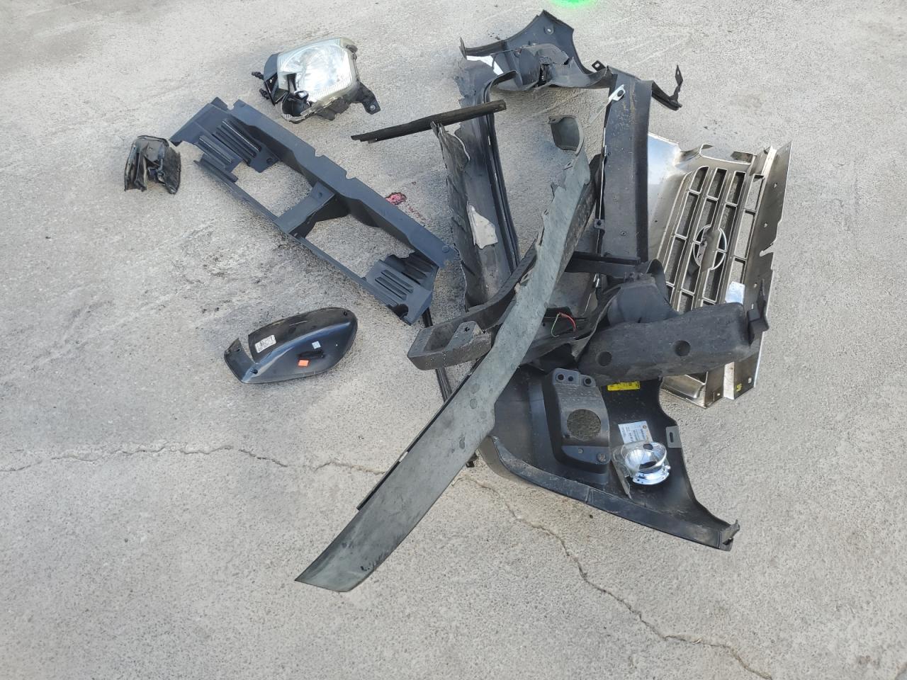 2010 Ford Explorer Sport Trac Limited VIN: 1FMEU3DEXAUF00657 Lot: 81398335