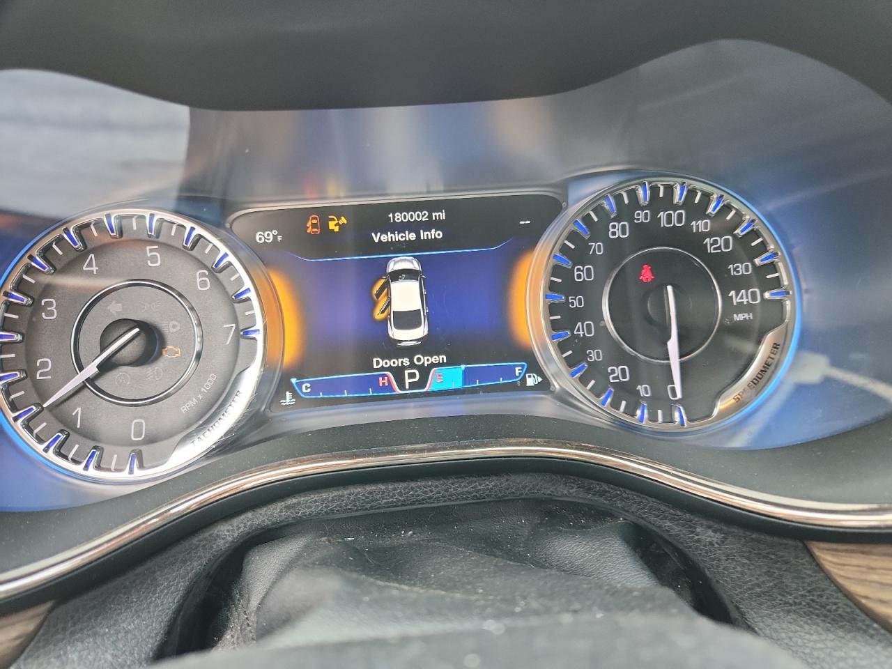 2015 Chrysler 200 C VIN: 1C3CCCCGXFN657693 Lot: 81585195