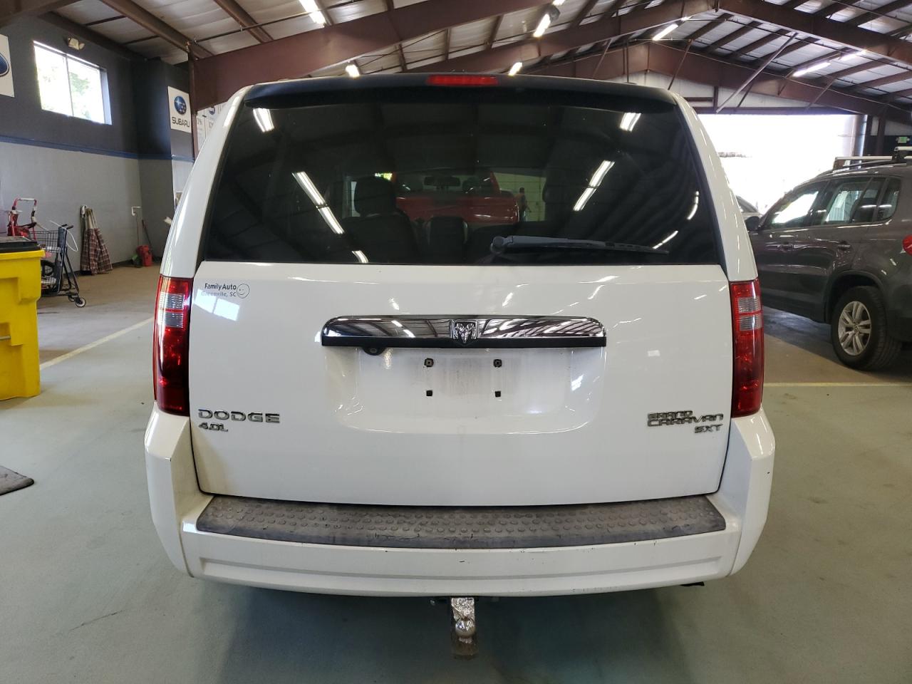 2010 Dodge Grand Caravan Crew VIN: 2D4RN6DX1AR390412 Lot: 81151555