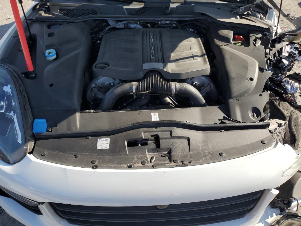 2017 Porsche Cayenne Gts VIN: WP1AD2A25HLA81784 Lot: 71840665