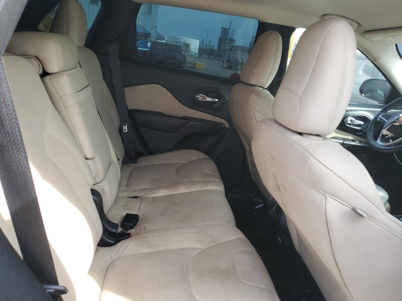 2015 Jeep Cherokee Latitude VIN: 1C4PJMCS8FW627194 Lot: 80606995