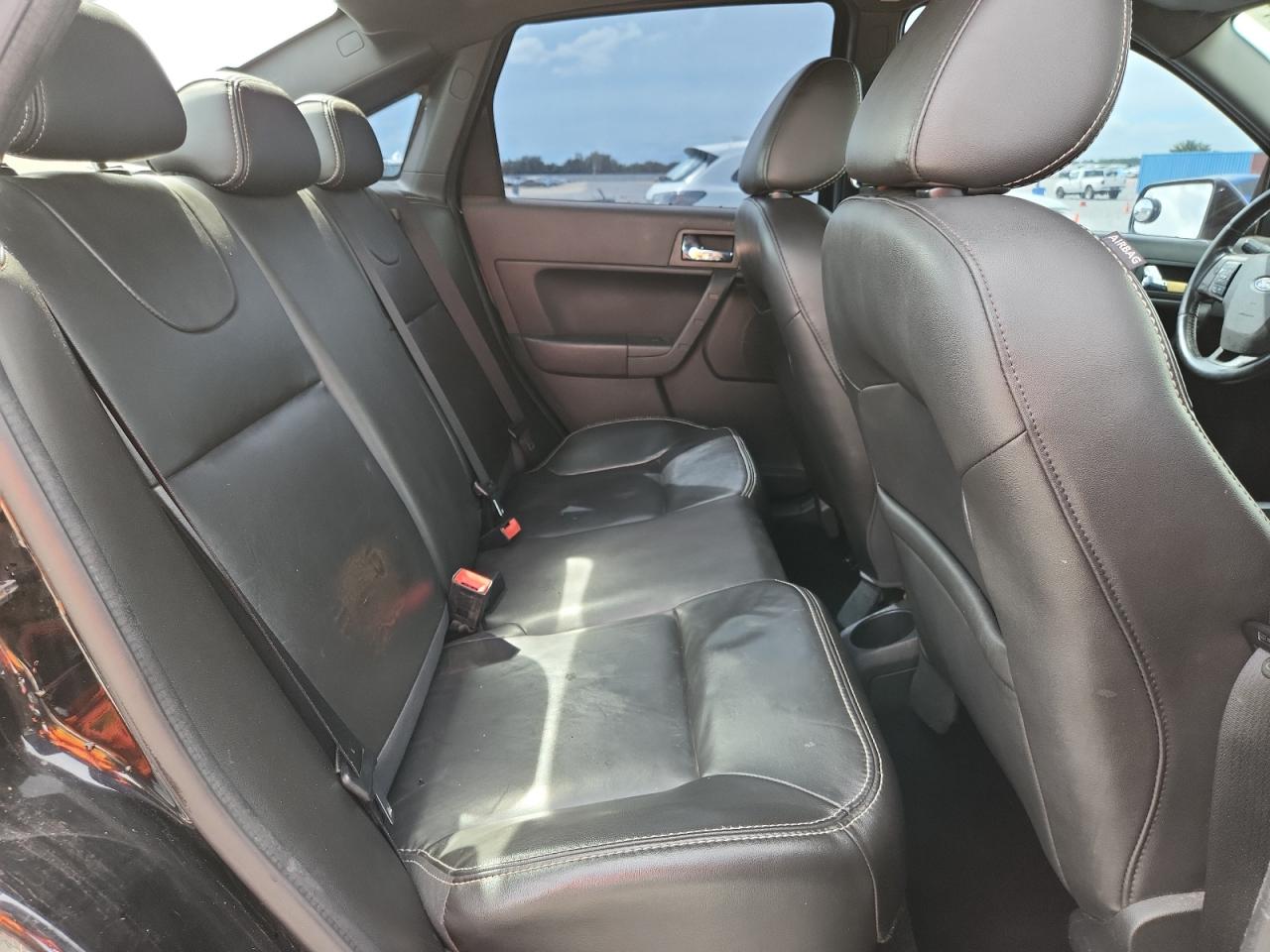 2009 Ford Focus Ses VIN: 1FAHP36NX9W225674 Lot: 81611595