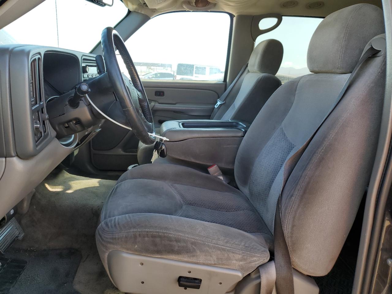 2005 Chevrolet Suburban C1500 VIN: 3GNEC16Z35G213608 Lot: 81949265