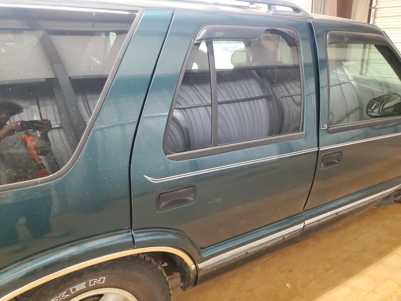 1997 Chevrolet Blazer VIN: 1GNDT13W3V2227216 Lot: 80871195