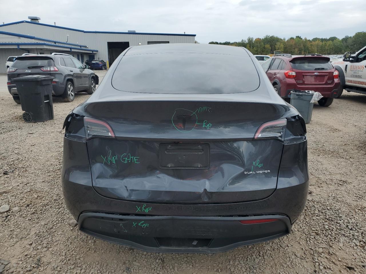 2025 Tesla Model Y VIN: 7SAYGDEE8SA367632 Lot: 81498425
