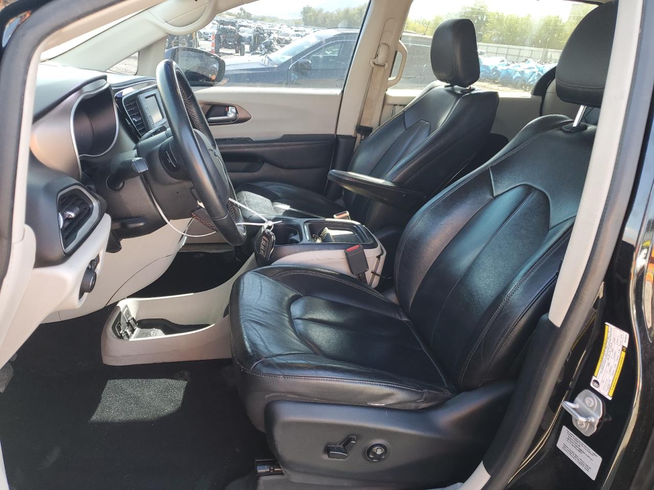 2017 Chrysler Pacifica Touring L VIN: 2C4RC1BG1HR702814 Lot: 72068535