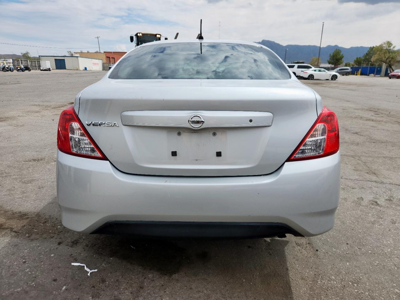 2015 Nissan Versa S VIN: 3N1CN7AP5FL937136 Lot: 81315885