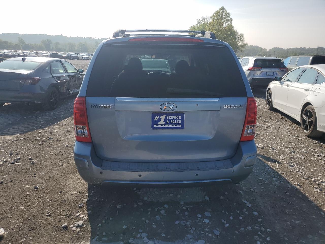 2008 Hyundai Entourage Gls VIN: KNDMC233586051979 Lot: 71410015