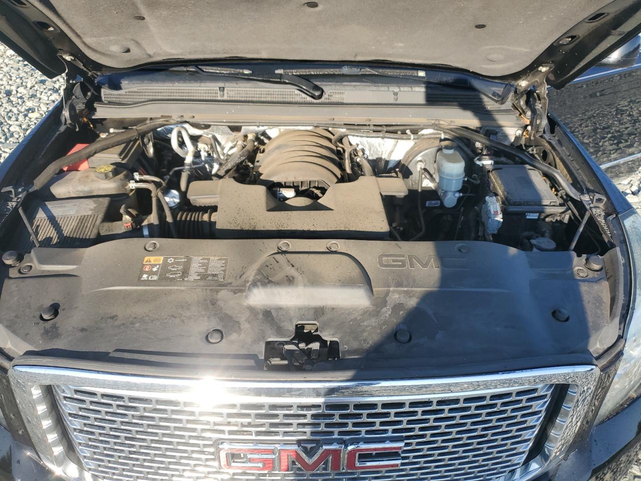2015 GMC Yukon Xl Denali VIN: 1GKS2JKJ0FR584794 Lot: 71921635