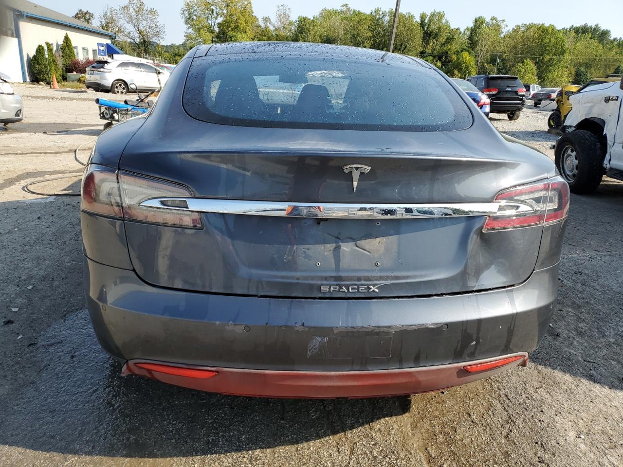 2015 Tesla Model S 85 VIN: 5YJSA1H15FF081144 Lot: 72055415
