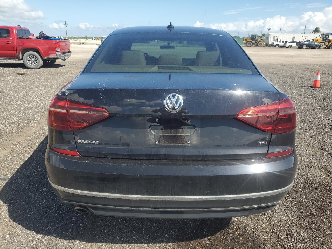 2018 Volkswagen Passat S VIN: 1VWAA7A32JC020119 Lot: 84234875