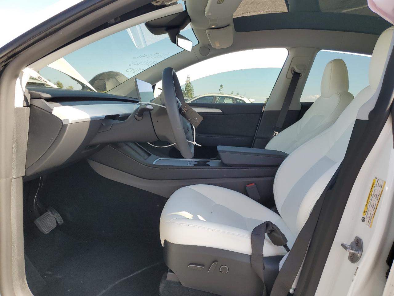 2023 Tesla Model Y VIN: 7SAYGDEE1PA146395 Lot: 84204145