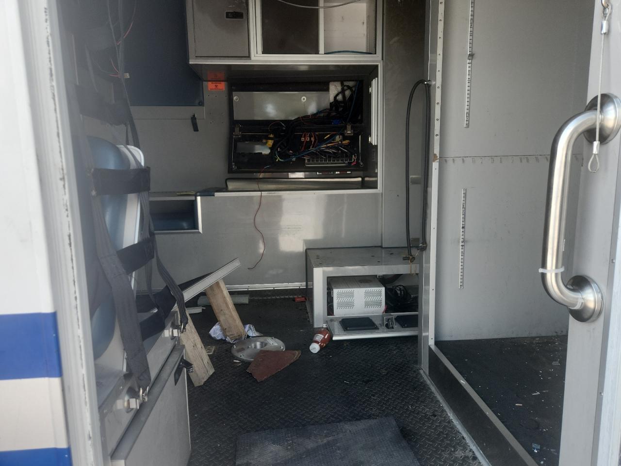 2011 Ford Econoline E450 Super Duty Cutaway Van VIN: 1FDXE4FS7BDB37475 Lot: 70701165