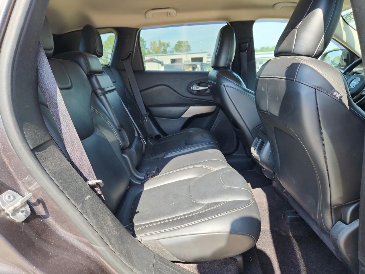 2017 Jeep Cherokee Latitude VIN: 1C4PJMCB7HW570103 Lot: 80290335